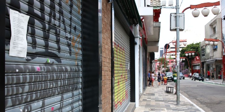 Notícia: Varejo perde 135 mil lojas no 2º trimestre de 2020
