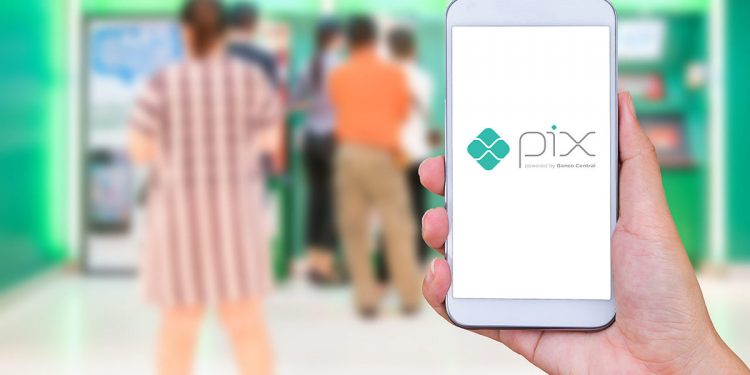 Notícia: Pix terá custo zero para empreendedoresPessoas físicas também não pagarão tarifas no envio e recebimento de transferênci
